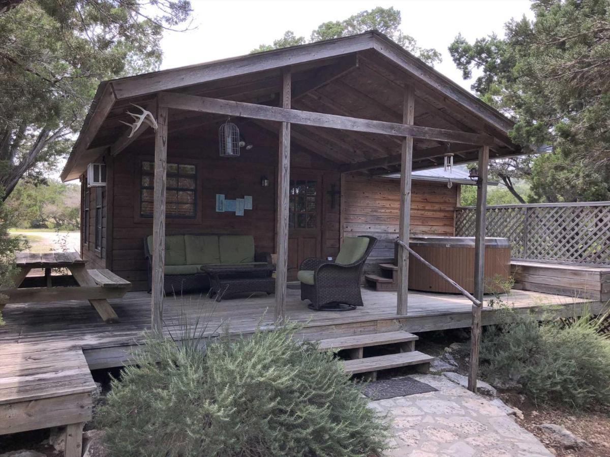 Rockin' B Ranch Love Shack Pipe Creek المظهر الخارجي الصورة
